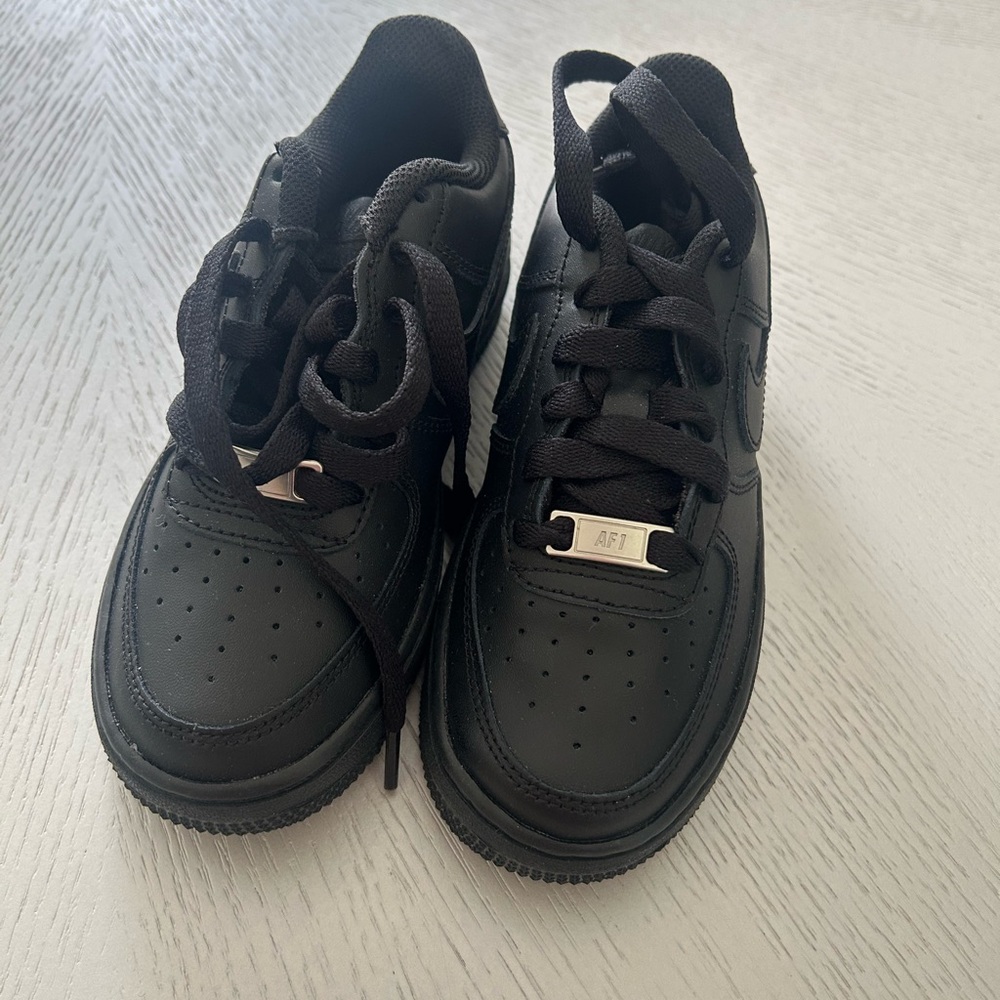 Nike Kids Black Sneakers